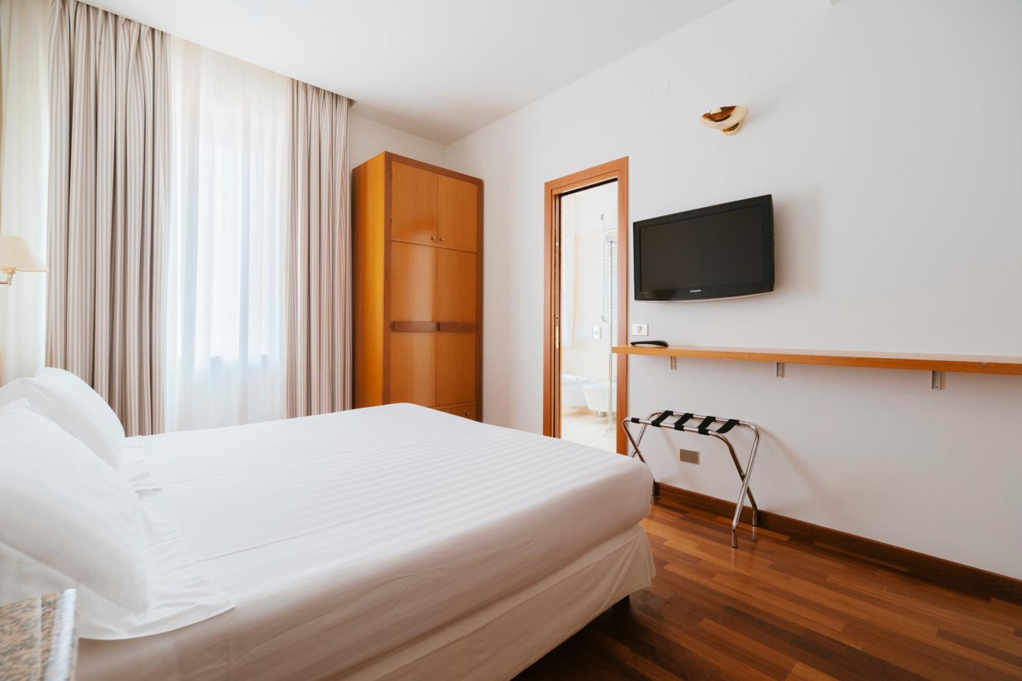 Hotel Miramare Civitanova Marche Exterior photo
