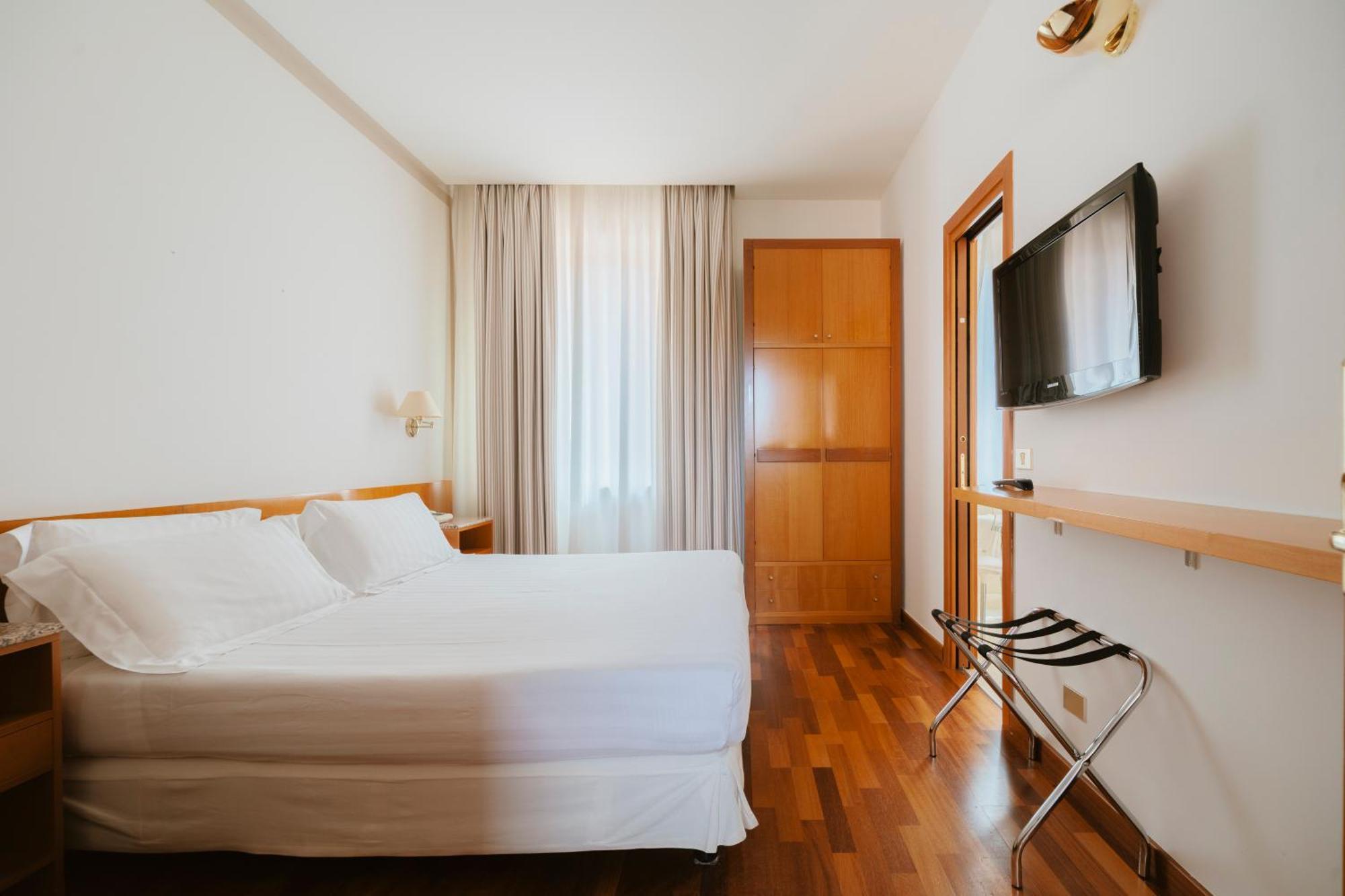 Hotel Miramare Civitanova Marche Exterior photo
